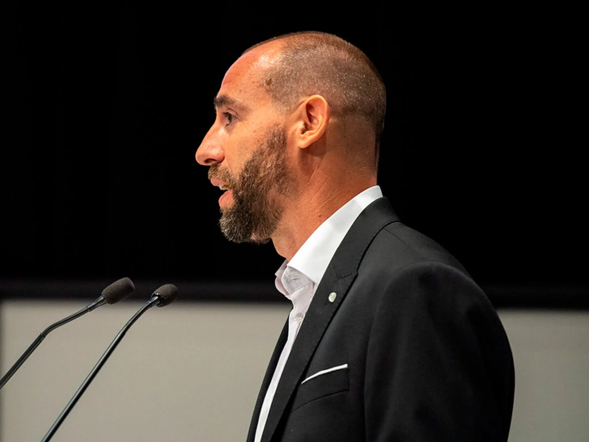 Ander Mirambell intervenint en el congrés de la IBSF